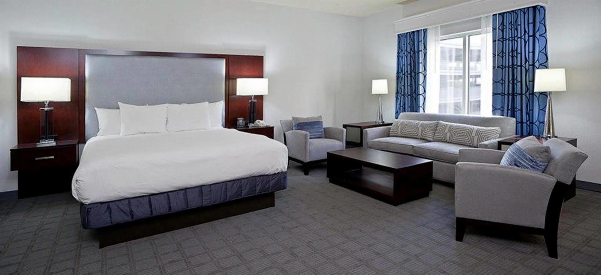 Hotel Hilton & Conference Center 3*